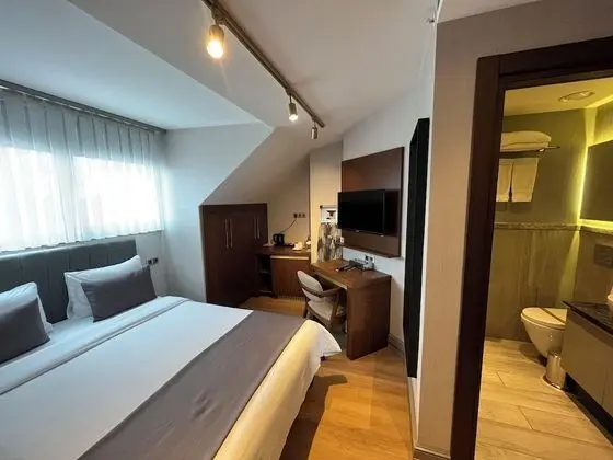 Economy Tek Büyük Yataklı Oda