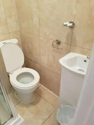 İki Ayrı Yataklı Oda, Banyolu/Duşlu