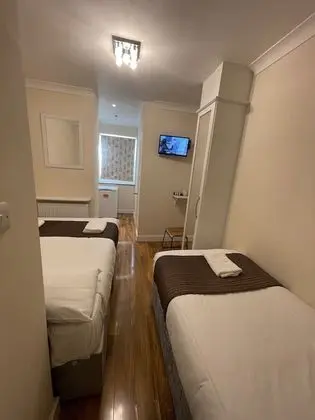 Üç Kişilik Oda