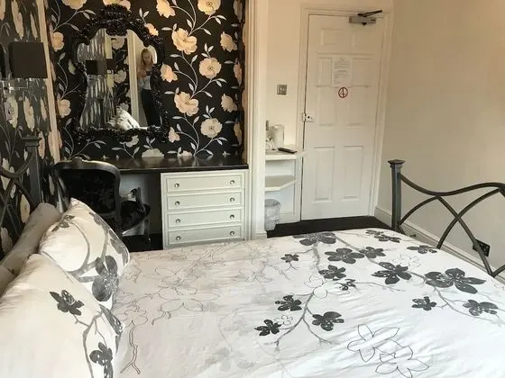 Economy Tek Büyük Yataklı Oda, Özel Banyo