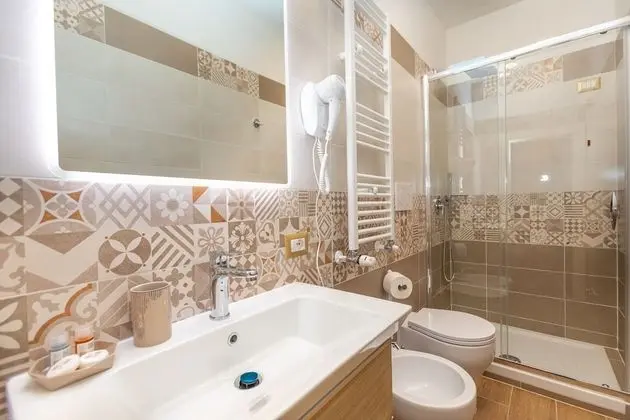 Classic Üç Kişilik Oda