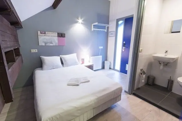 Economy Tek Büyük Yataklı Oda (Hostel)