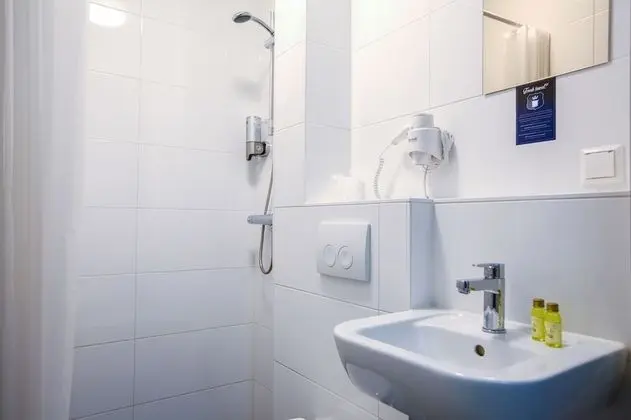 Economy Tek Büyük Yataklı Oda (Hostel)