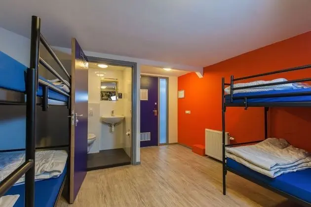 Ortak Ranzalı Oda, Karma Ranzalı Oda (1 bed in 4-Bed Dormitory)
