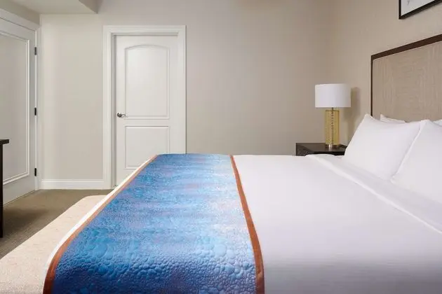 Deluxe Süit, 1 Yatak Odası, Resort Manzaralı (1 King Bed with Sofabed)