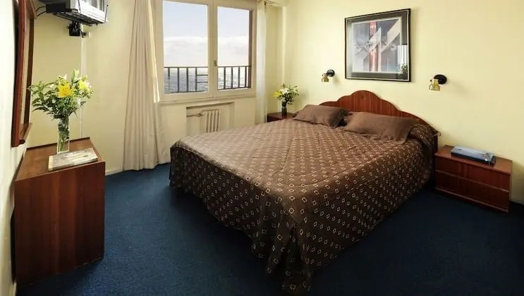 Tek Büyük veya İki Ayrı Yataklı Oda