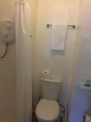 Basic Tek Büyük veya İki Ayrı Yataklı Oda