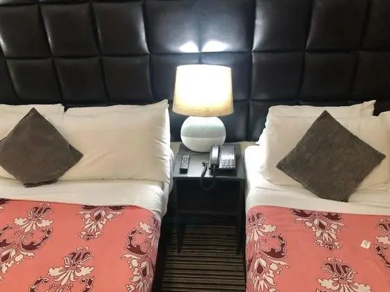 İki Ayrı Yataklı Oda, Banyolu/Duşlu