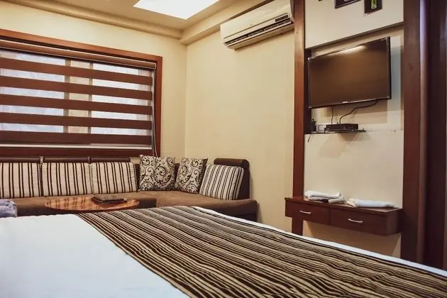 Luxury Oda