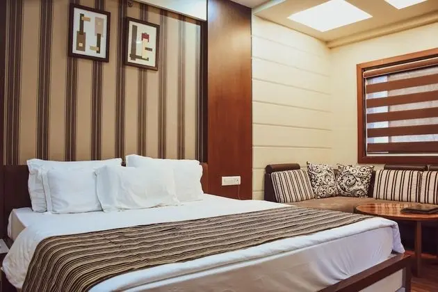 Luxury Oda
