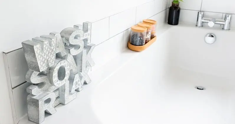 Ev