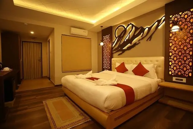Honeymoon Tek Büyük Yataklı Oda