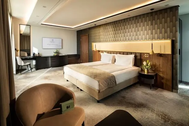 Deluxe King (No Balcony)