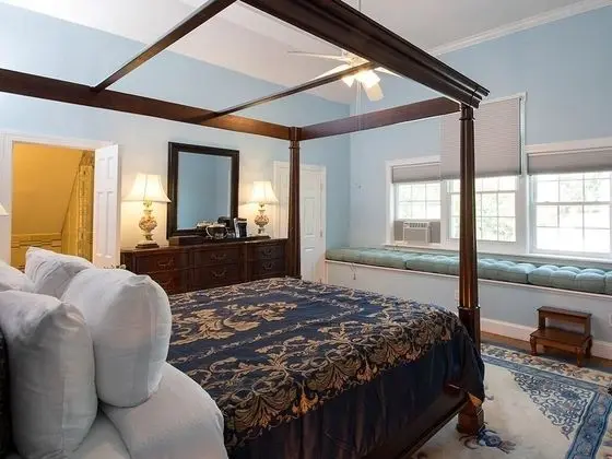 Luxury Tek Büyük Yataklı Oda, Banyolu/Duşlu, Liman Manzaralı (The Ambassador)