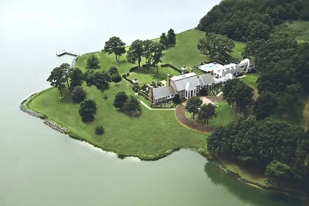 Luxury Tek Büyük Yataklı Oda, Banyolu/Duşlu, Liman Manzaralı (The Ambassador)