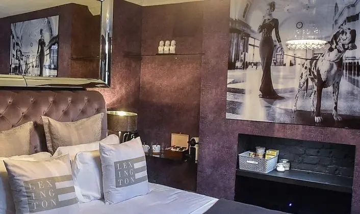 Deluxe Double Room with Shower (1))