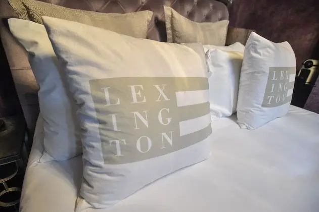 Deluxe Double Room with Shower (1))