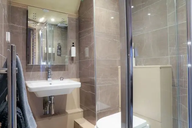 Super King or Triple Room (6)