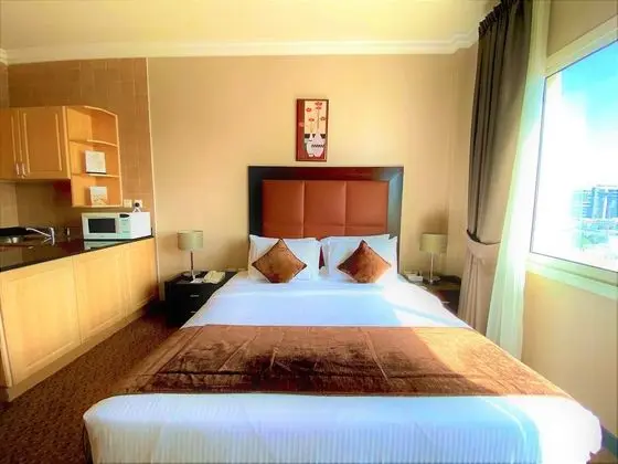 Deluxe Queen Room