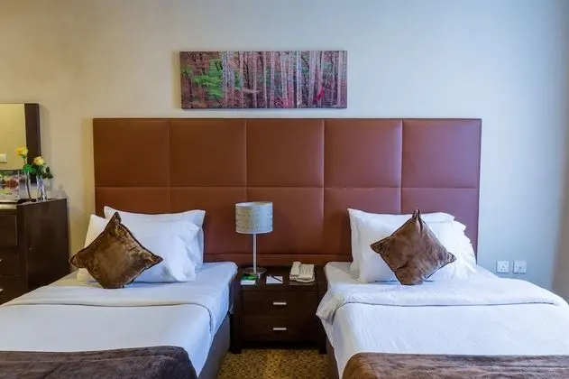 Deluxe with Two Single Beds