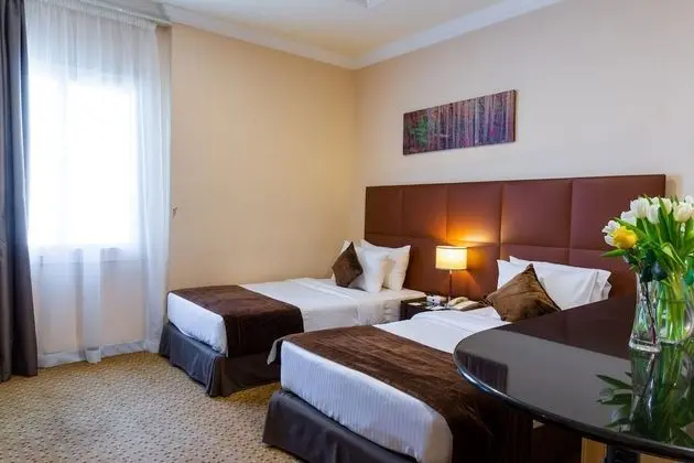 Deluxe with Two Single Beds