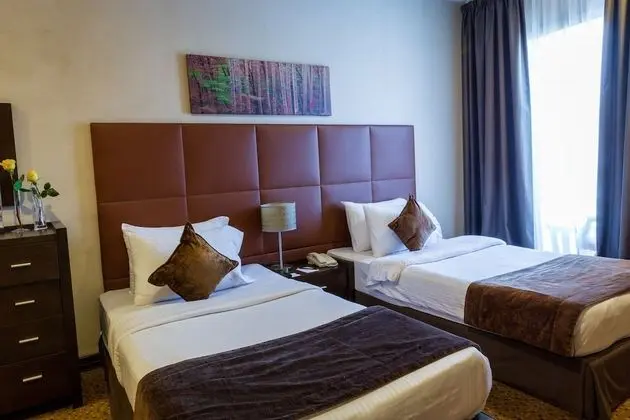 Deluxe with Two Single Beds