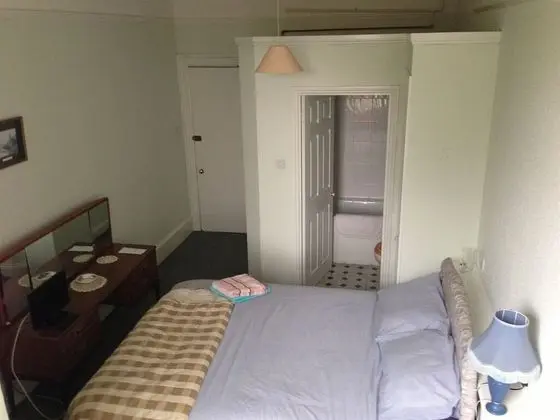 Tek Büyük Yataklı Oda, Banyolu/Duşlu