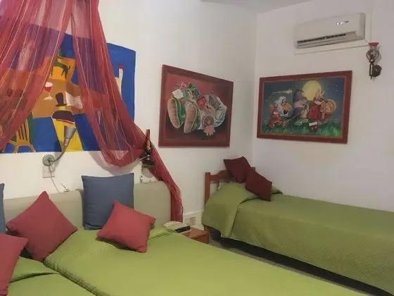 Üç Kişilik Oda