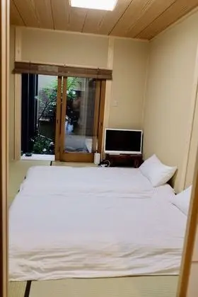 Ev (Private Vacation)