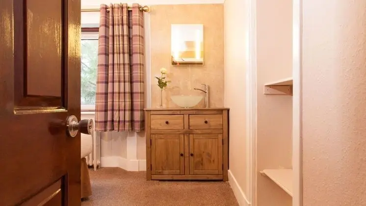 Tek Büyük Yataklı Oda, Ortak Banyo