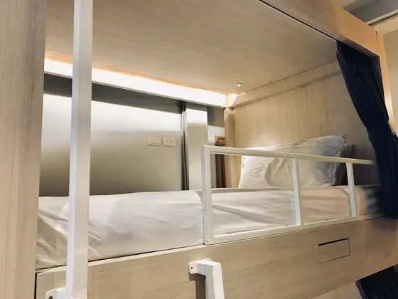 8 Bunks Bed in Female Dormitory Room