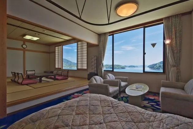 Süit (Japanese Western Style)