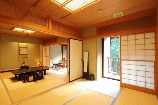Traditional Oda, Sigara İçilmez (Japanese Style with Indoor Veranda)
