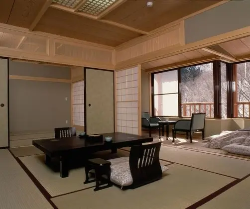 Traditional Oda, Sigara İçilmez (Japanese Style with Indoor Veranda)