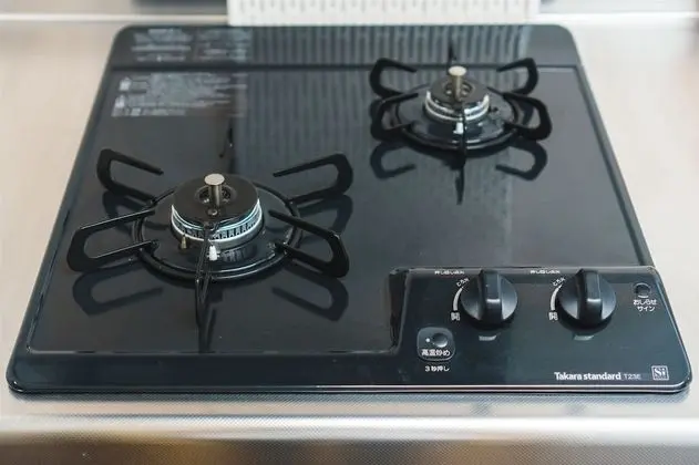 Üç Kişilik Oda, Deniz Manzaralı