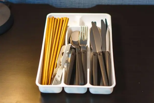 Üç Kişilik Oda, Deniz Manzaralı