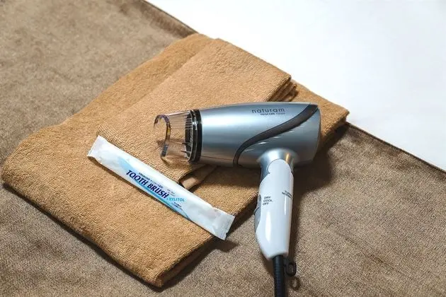 Üç Kişilik Oda, Deniz Manzaralı