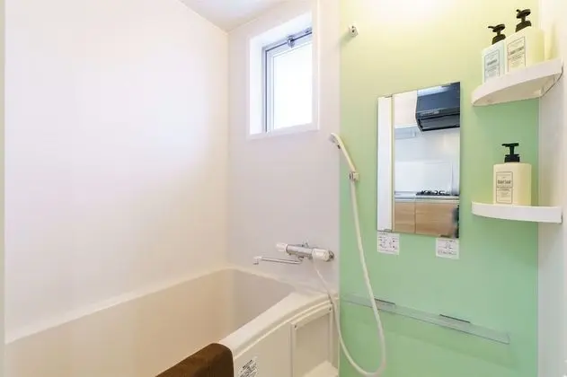 Üç Kişilik Oda, Deniz Manzaralı