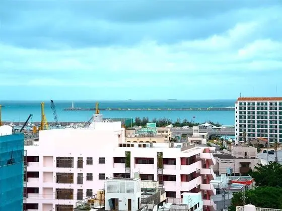 Üç Kişilik Oda, Deniz Manzaralı