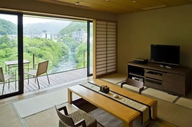 Süit (Club Floor, with view from bath)