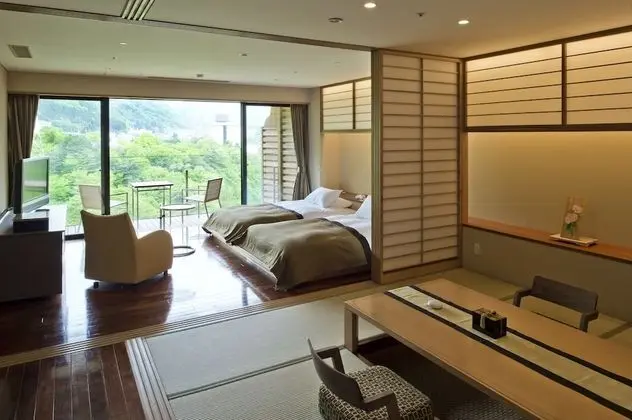 Süit (Club Floor, with view from bath)