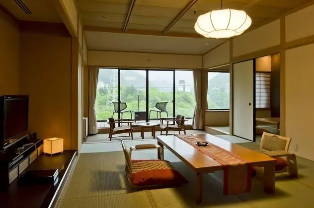 Traditional Oda (In Room)
