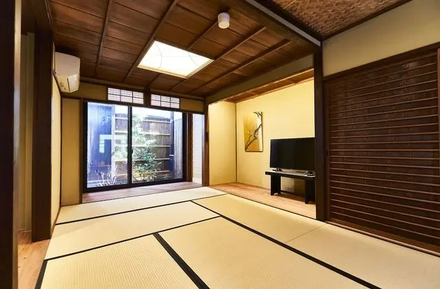 Ev (Private Vacation)