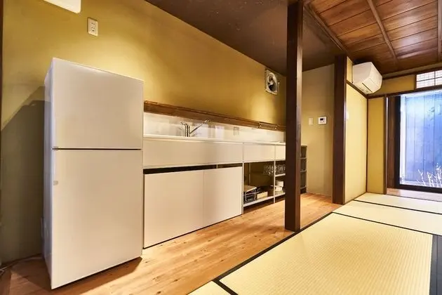 Ev (Private Vacation)