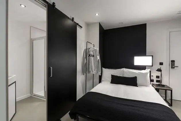 Tek Büyük Yataklı Oda (Medium)