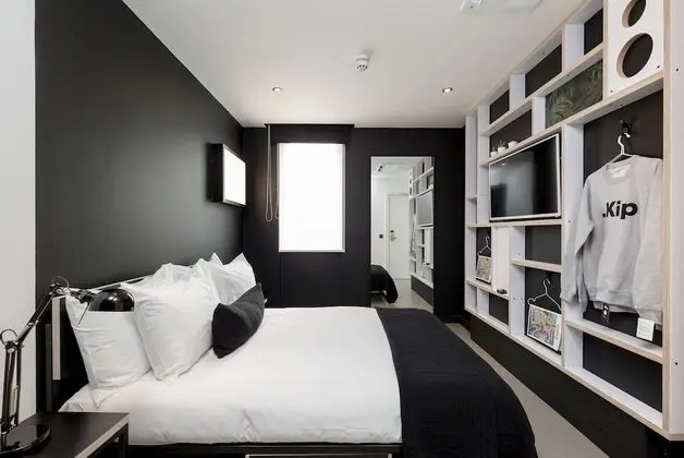 Tek Büyük Yataklı Oda (Medium)