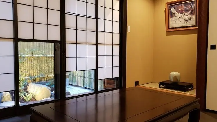 Ev (Private Vacation)