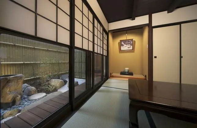 Ev (Private Vacation)