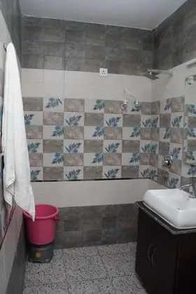 Business Tek Büyük Yataklı Oda