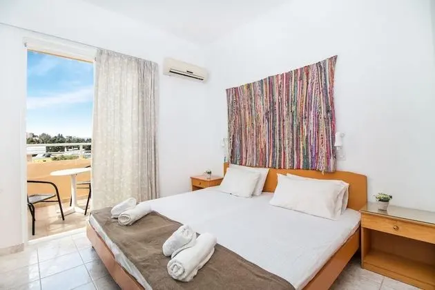 Stüdyo, Havuz Manzaralı (For 4)